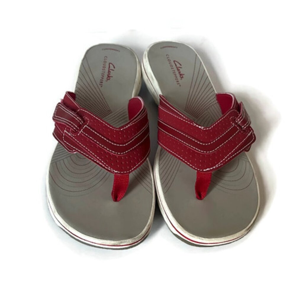 Clarks Red Cloudsteppers Women's Thong Sandals - Picture 2 of 9